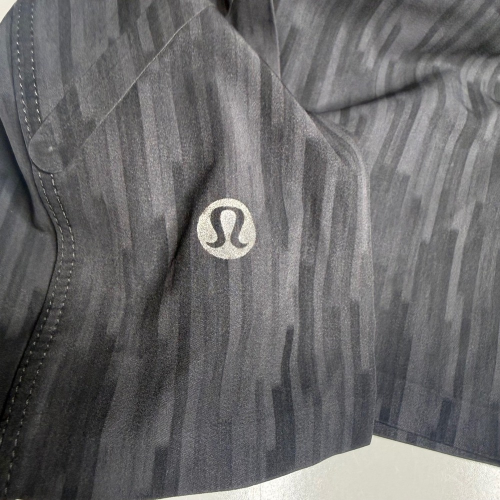 Lululemon Mens Athletic Shorts Size L Dark Grey Textured Pattern Liner - Picture 7 of 7